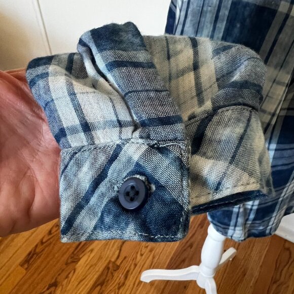 Anthropologie Cloth & Stone Plaid Button down, cloud wash top - Size Medium - Picture 6 of 12